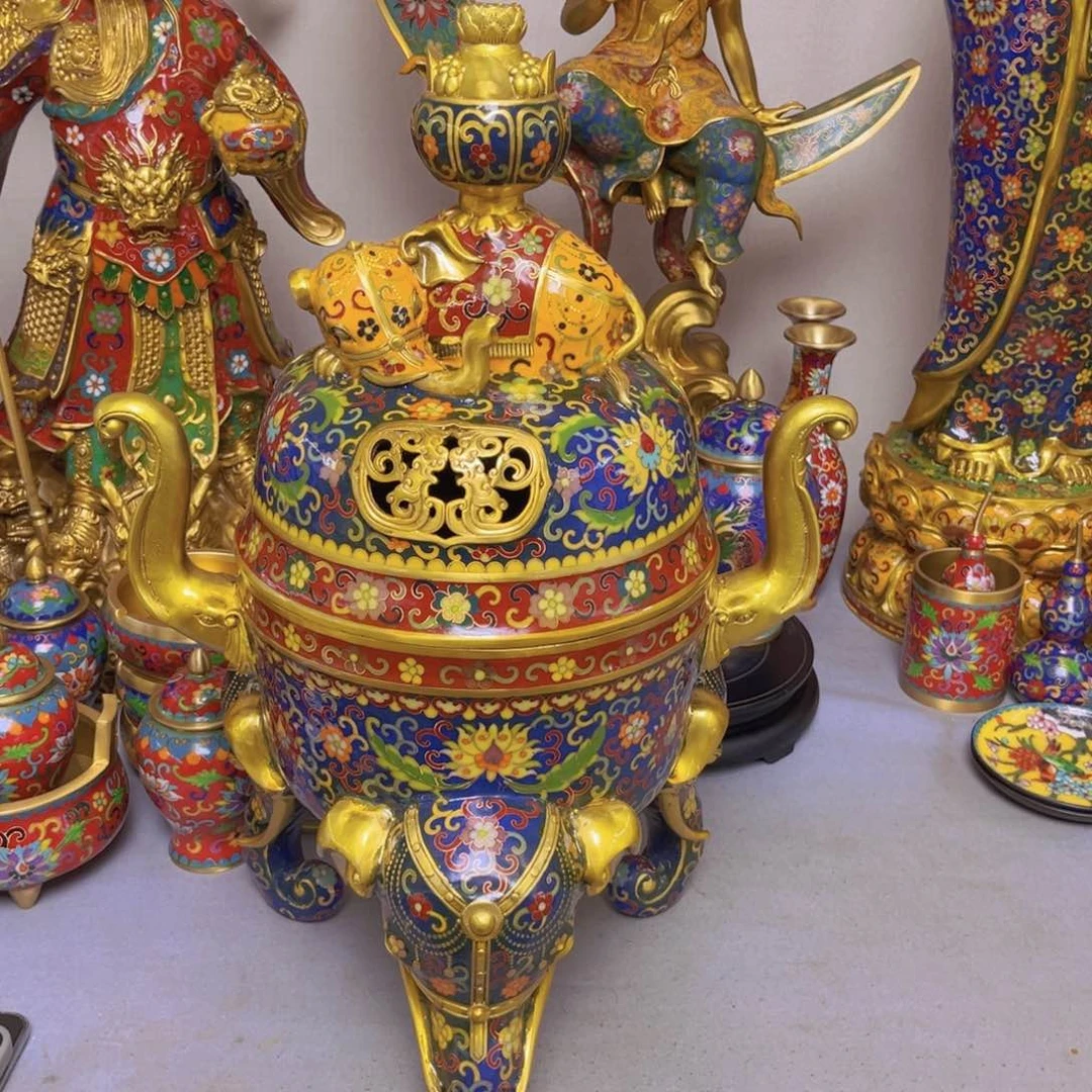 人**途铜胎掐丝珐琅香炉一个