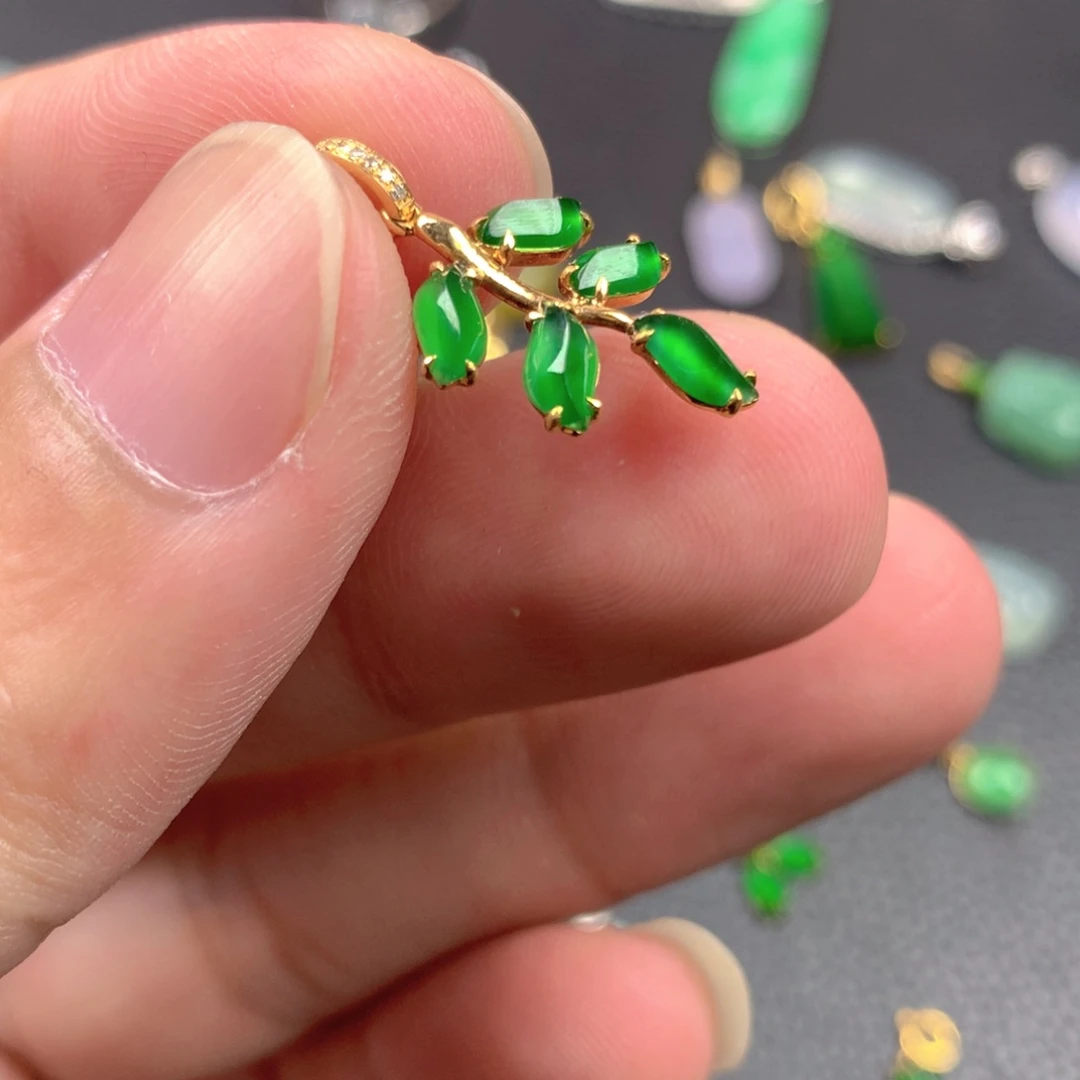 【闪购商品】翡翠18K金镶嵌颈饰翡翠