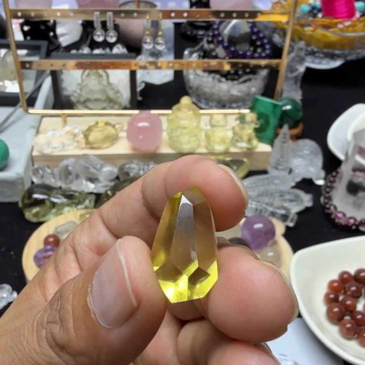 未镶嵌颈饰水晶水晶