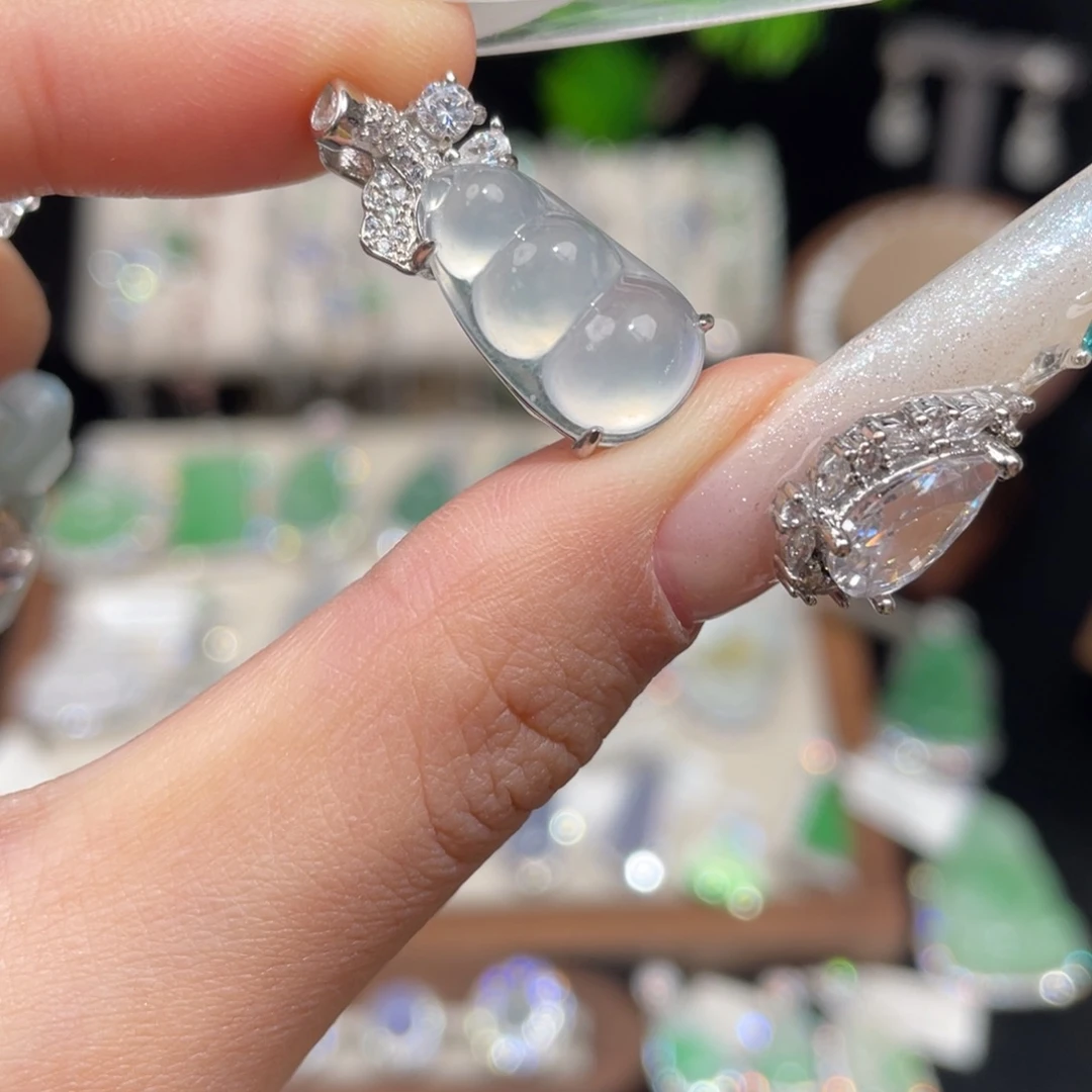 翡翠银S925镶嵌吊坠(赠链)