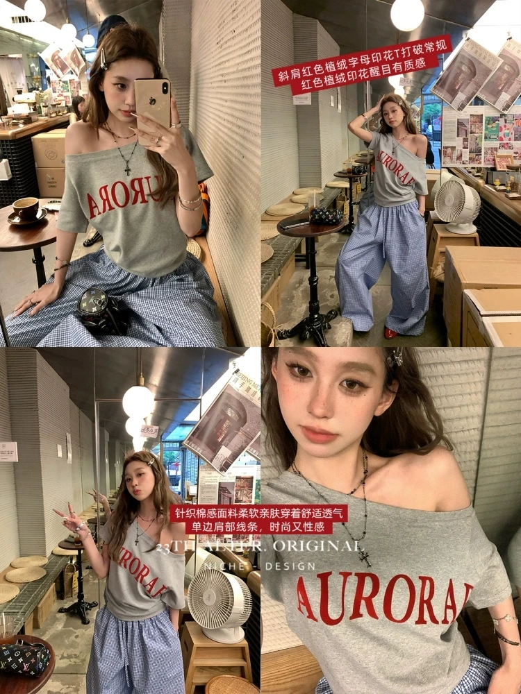 美式复古辣妹露肩灰撞红色字母斜肩短袖T恤上衣