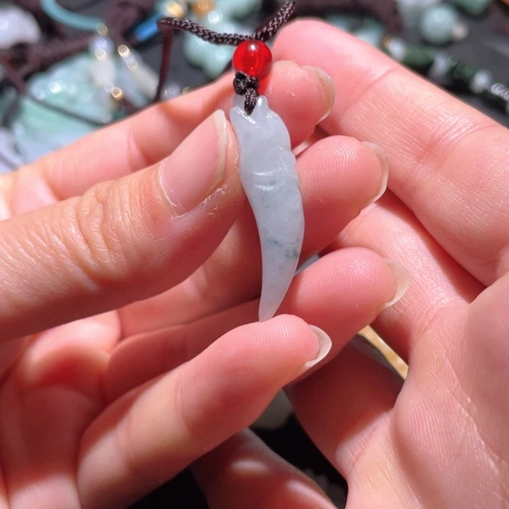 【闪购商品】翡翠颈饰未镶嵌天然翡翠