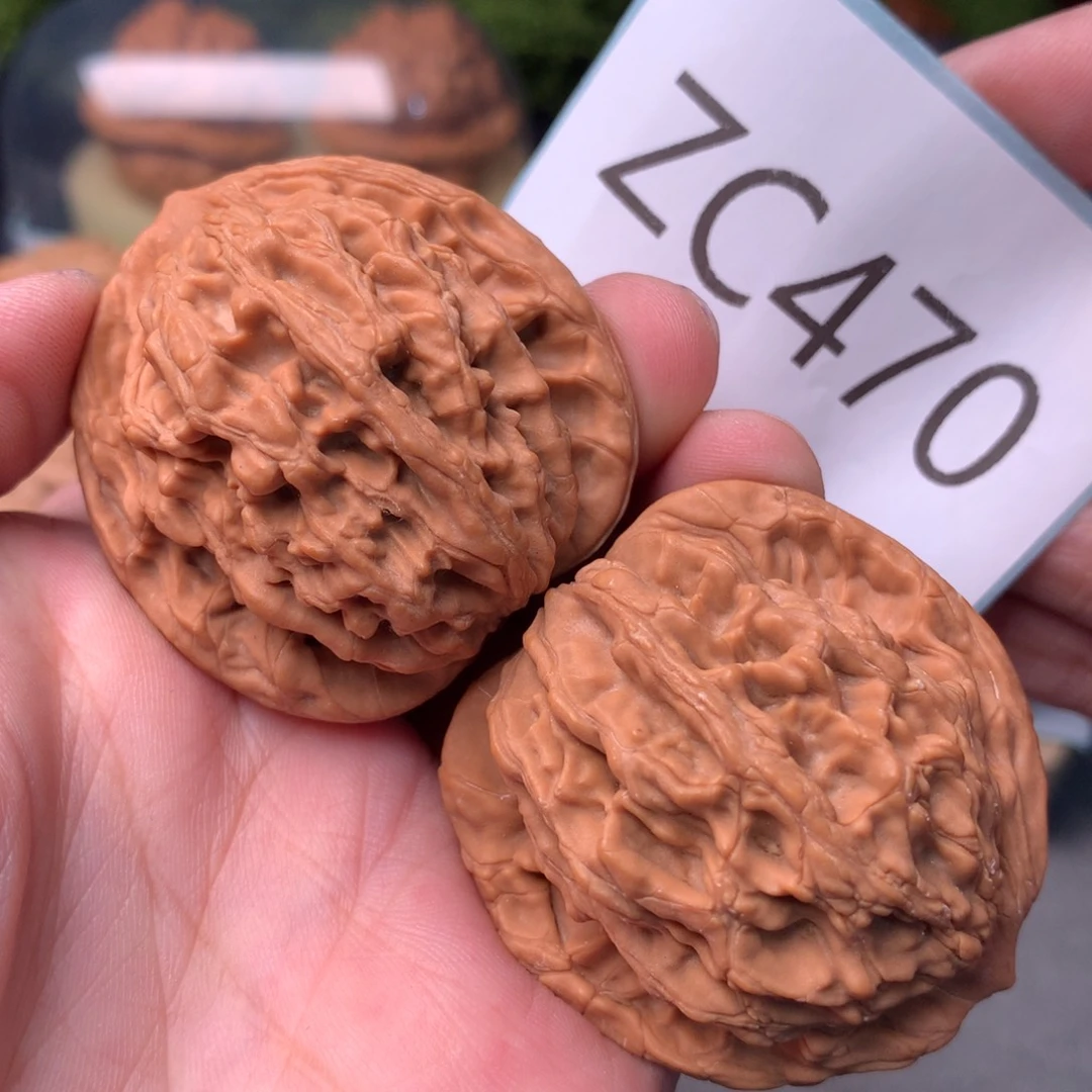 文玩核桃把件粗筋虎头43
