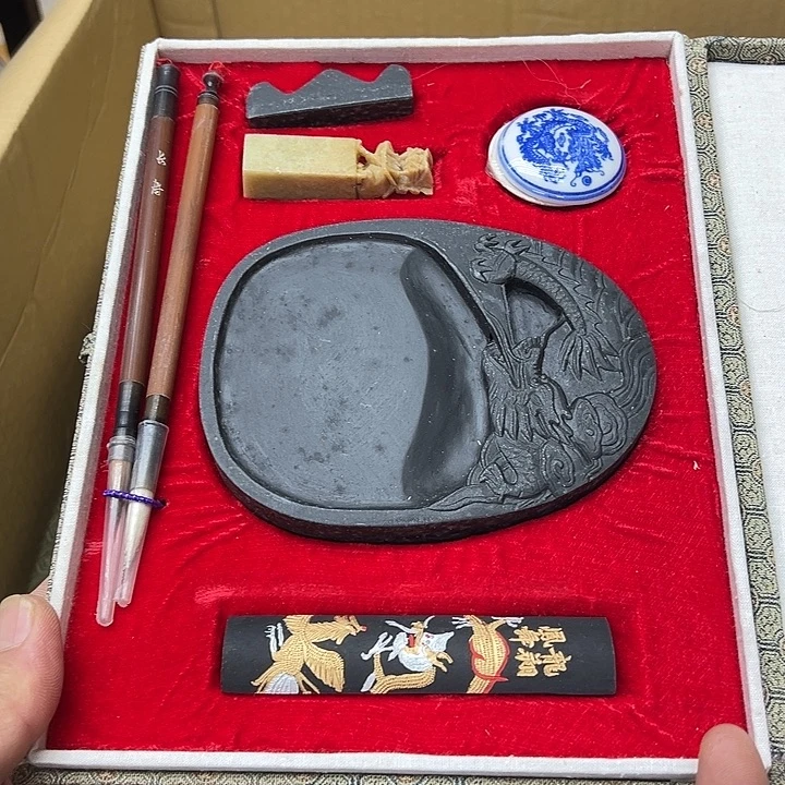 满25包邮。 不退不换.中古品默认瑕疵
