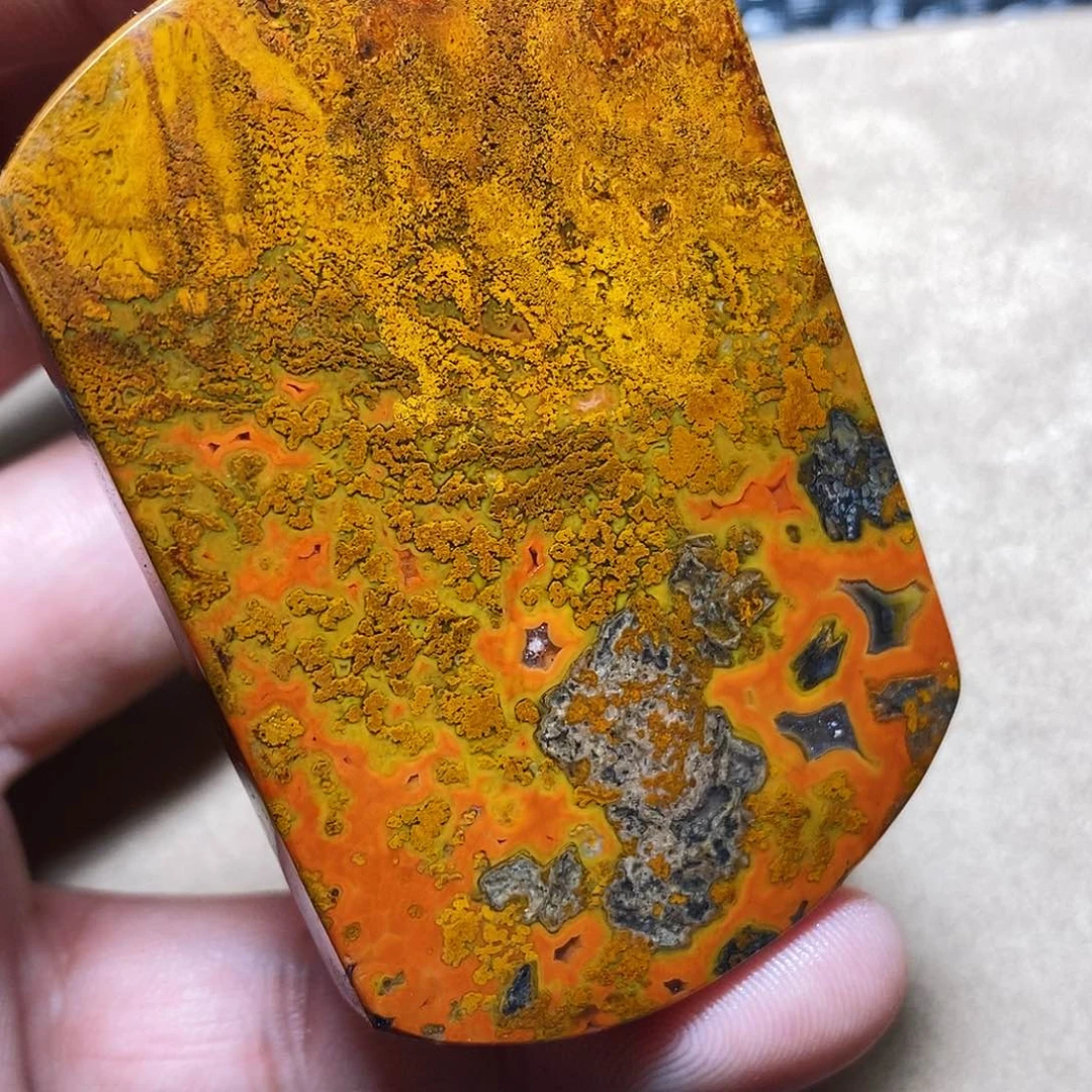 玛瑙/玉髓颈饰未镶嵌民*