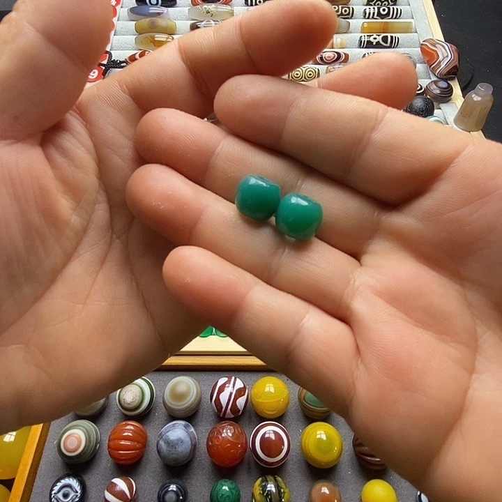 三***妮玛瑙/玉髓未镶嵌颈饰