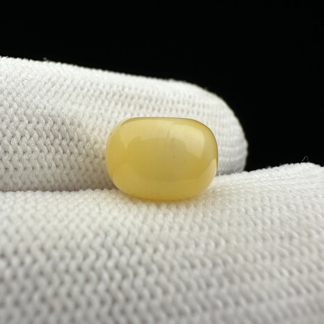 B8809【瑕疵】天然原矿蜜蜡 老型10.5*7.3mm支持复检假一罚十