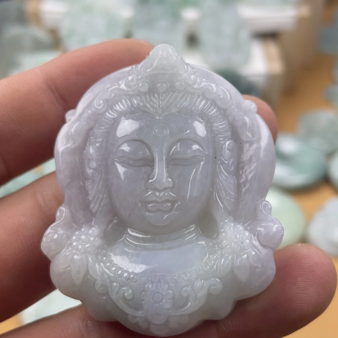 翡翠未镶嵌颈饰观音
