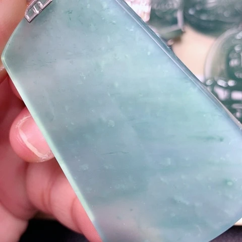 【闪购商品】颈饰18K金镶嵌翡翠