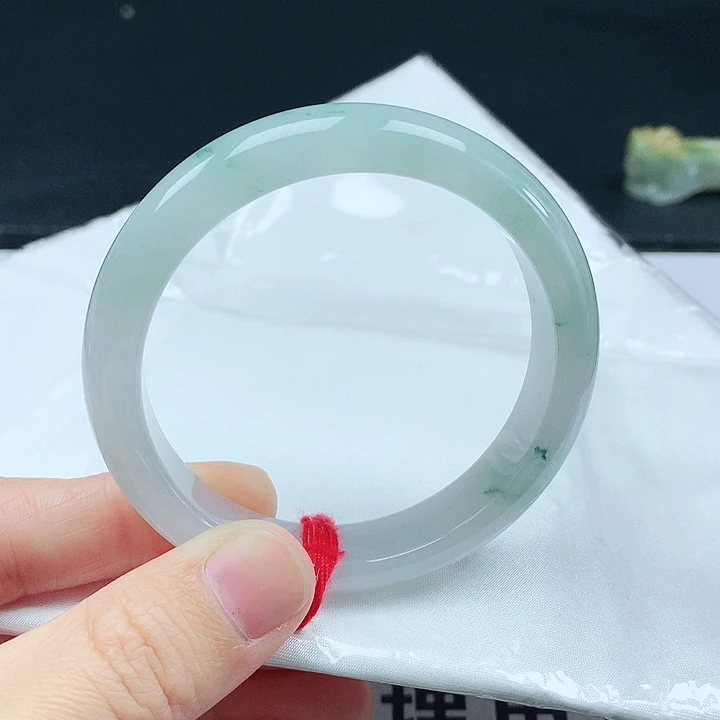 翡翠手镯未镶嵌天然翡翠手镯