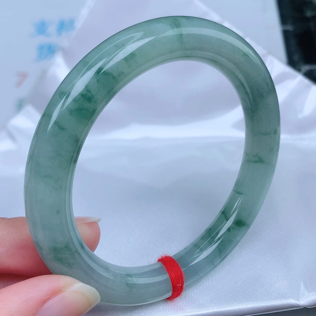 翡翠手镯（圆镯）未镶嵌天然