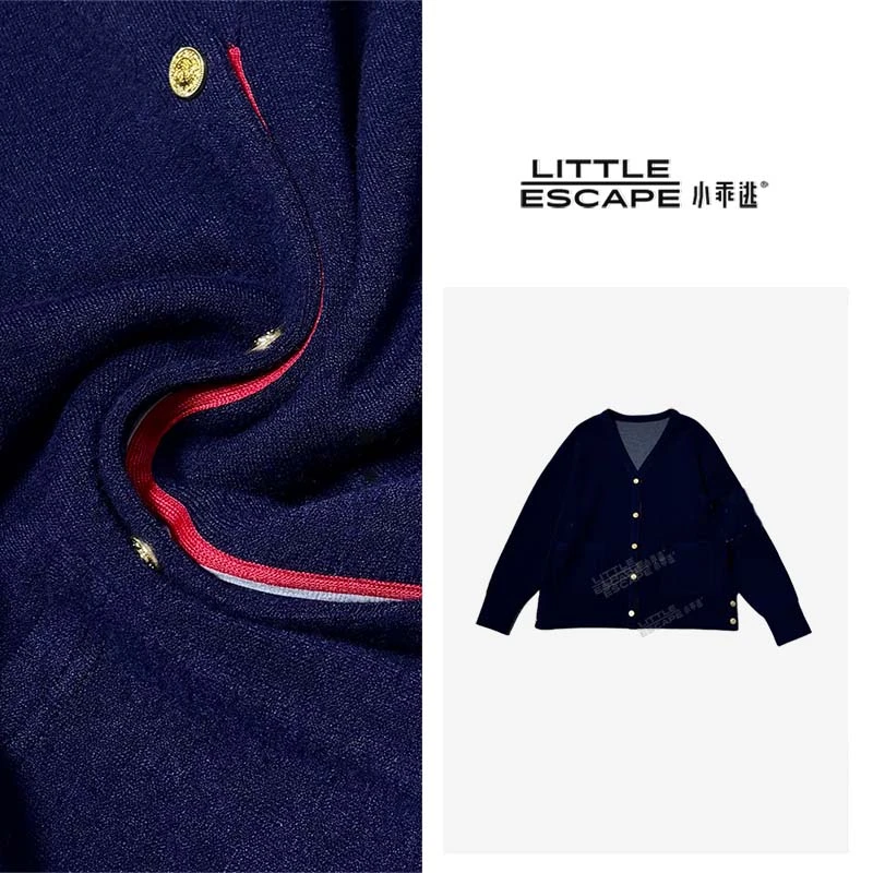 小乖逃休闲时尚蓝色外套V领四条白边打底长袖潮流百搭款TS8113