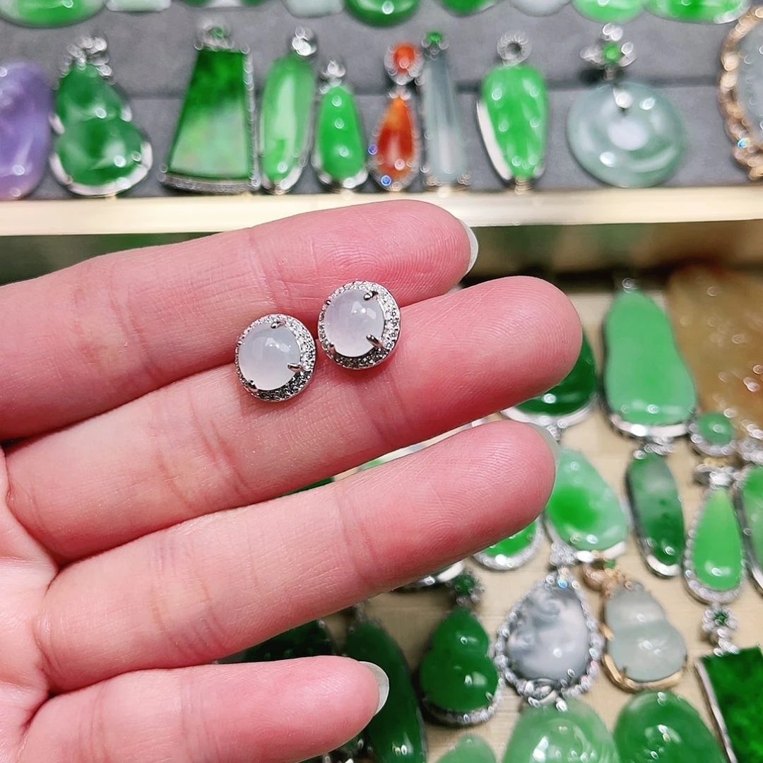 翡翠颈饰未镶嵌裸石