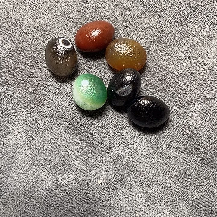 L***3玛瑙/玉髓未镶嵌珠宝奇石