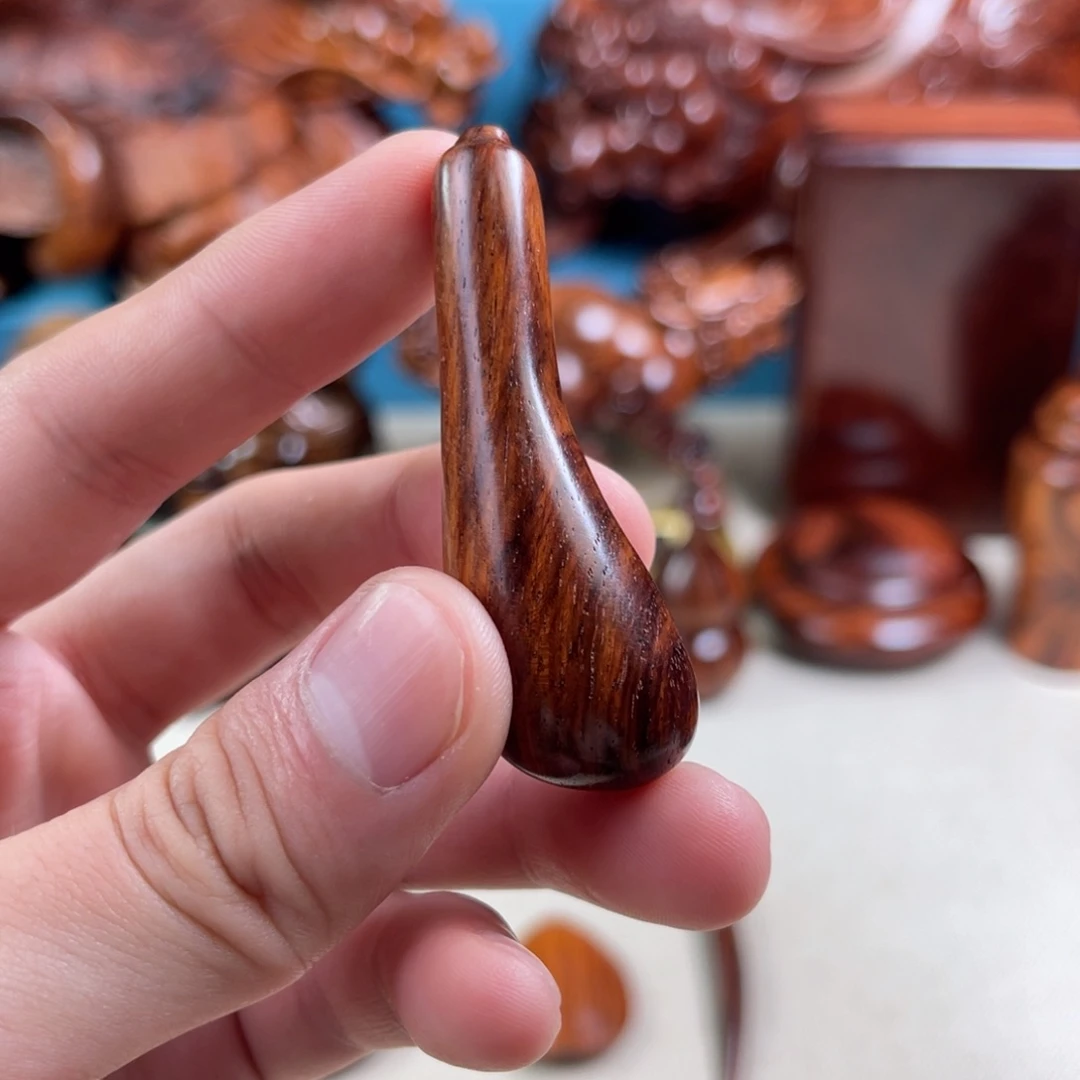 黄花梨/降香黄檀把件茄子