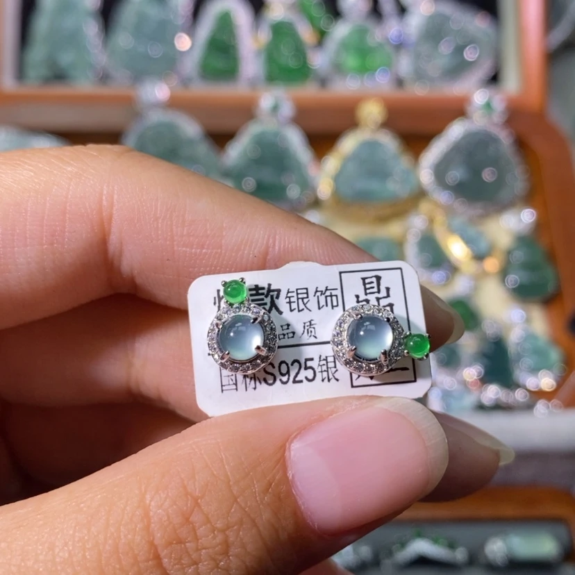【闪购商品】颈饰银S925镶嵌翡翠十*?