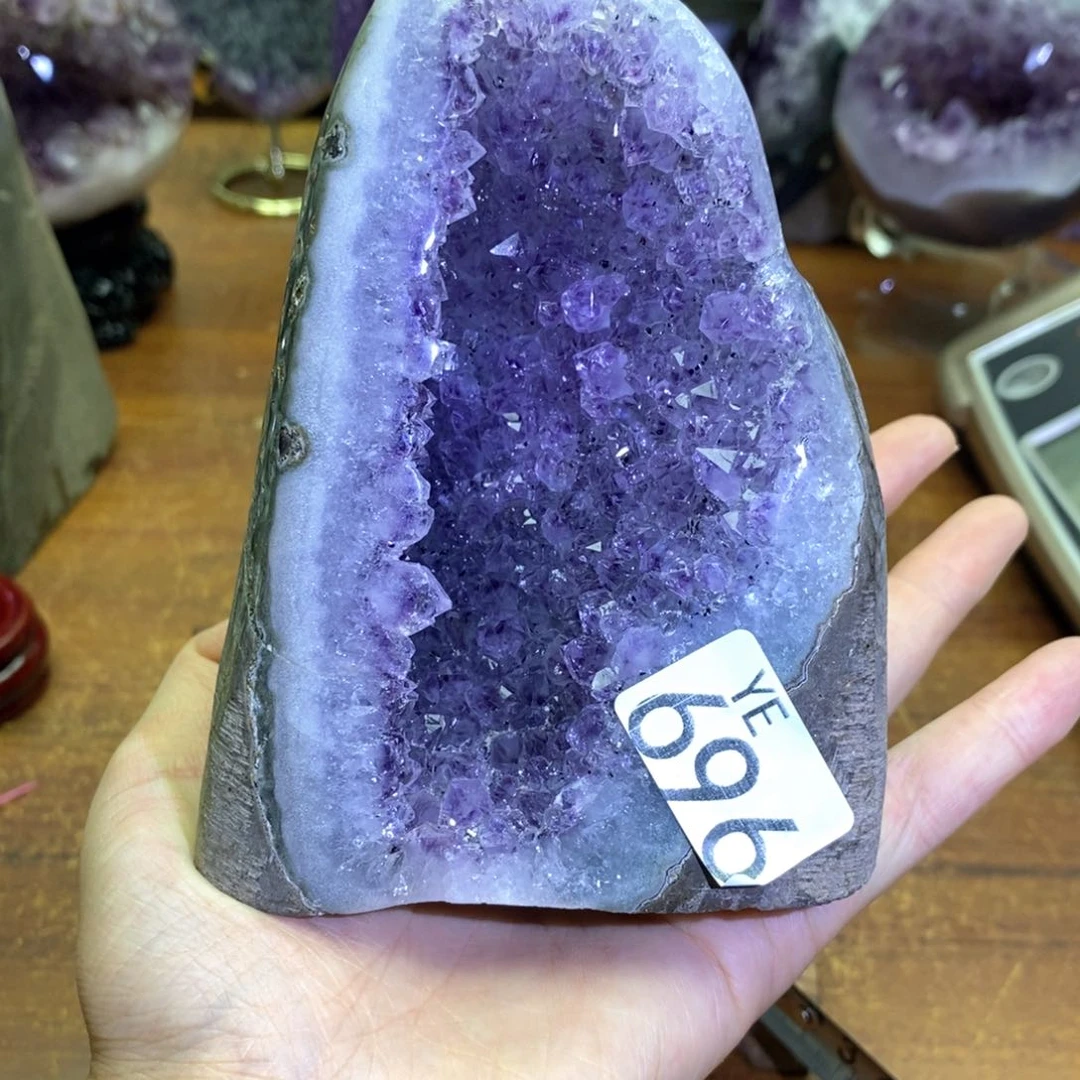 未镶嵌水晶大型摆件（非配饰）