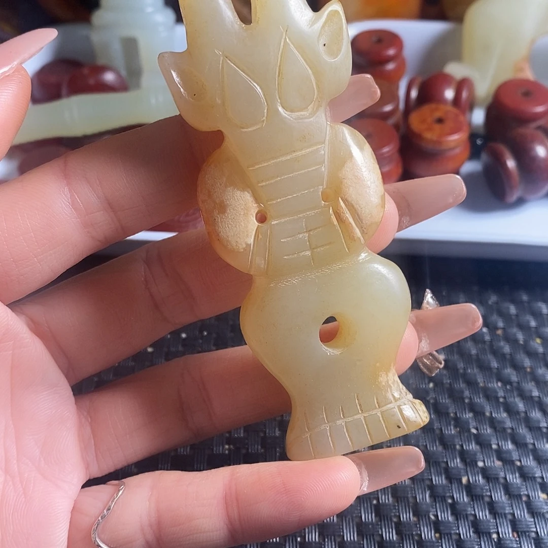 岫玉未镶嵌珠宝奇石