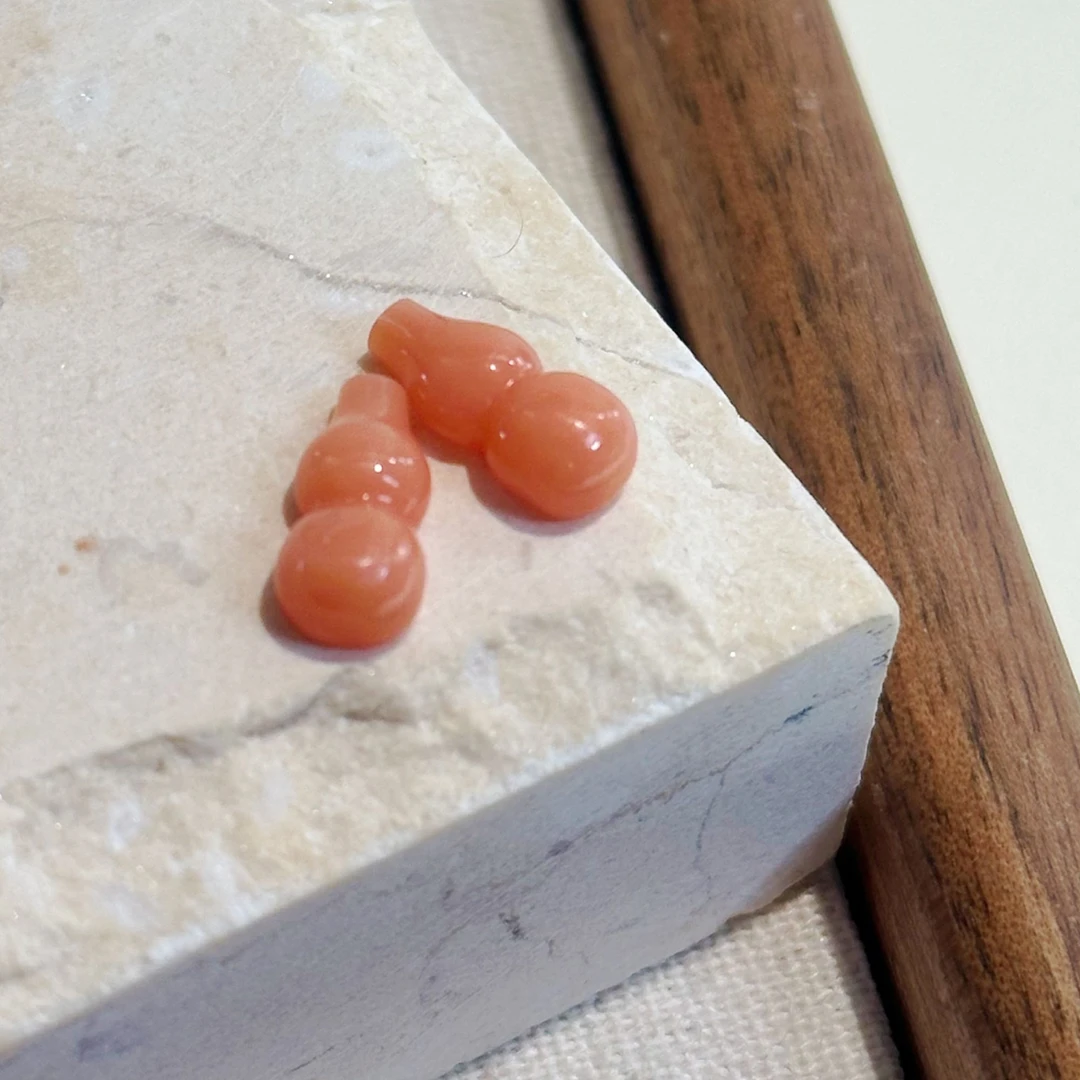 momo珊瑚福禄雕刻件（一对）约·0.95g——111003