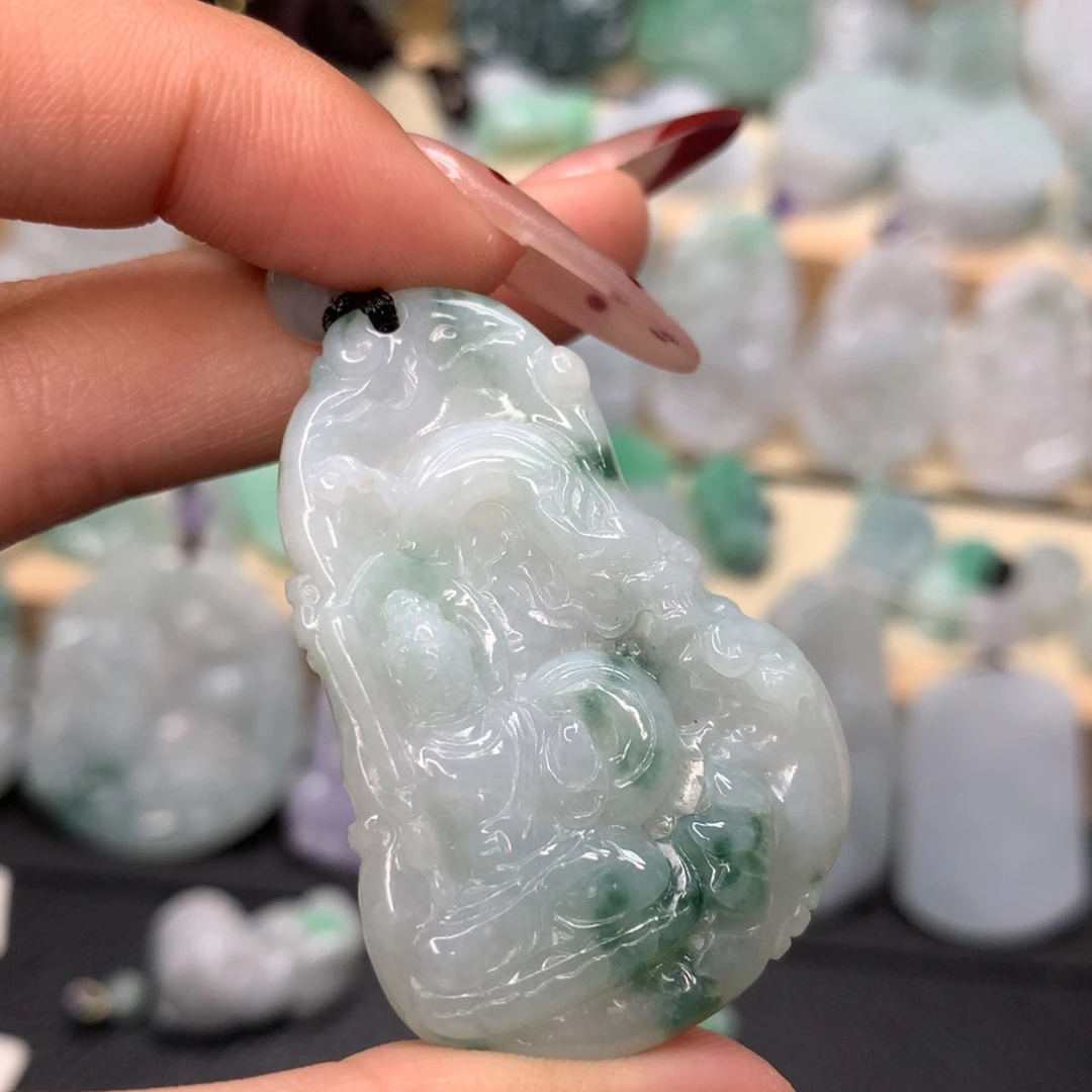 翡翠颈饰未镶嵌不动明王吊坠