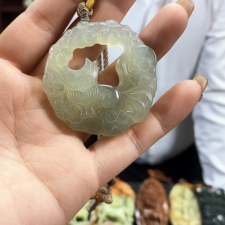 蛇纹石玉吊坠未镶嵌