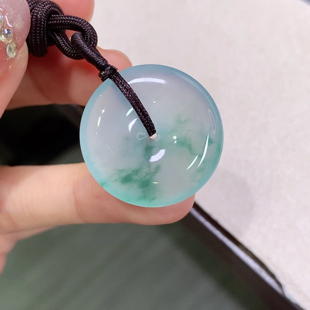 翡翠未镶嵌颈饰扣