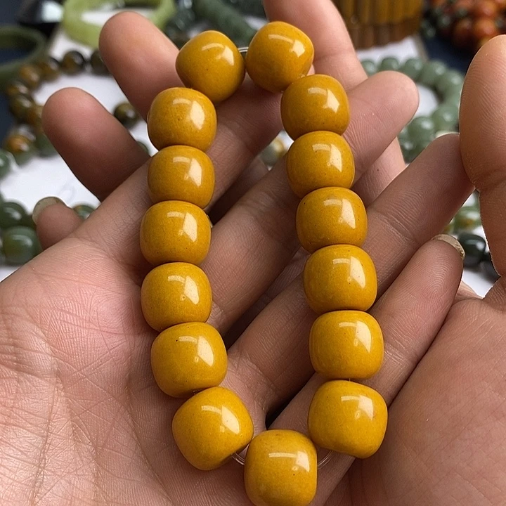 未镶嵌透闪石质玉珠宝奇石