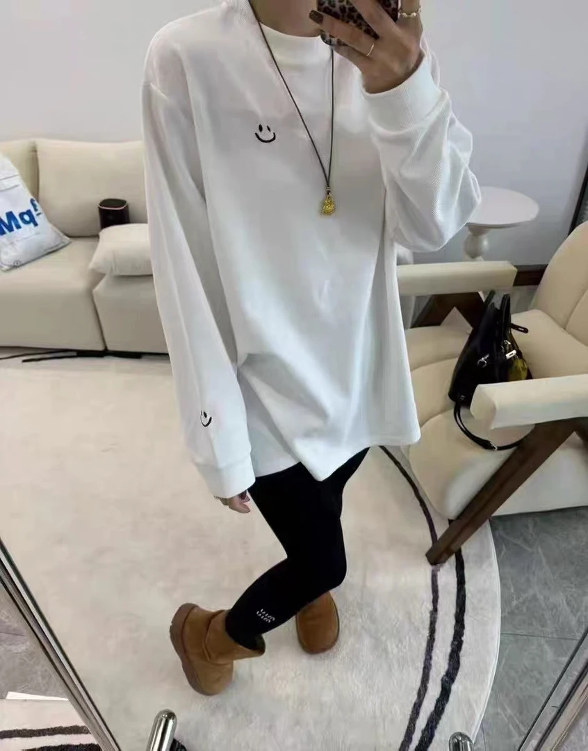《木兮木早春刺绣笑脸长袖T恤女简约宽松休闲百搭叠穿中长款打底衫