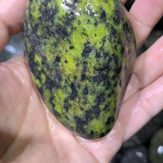 用***3有机玻璃藏玉药王石原石一个