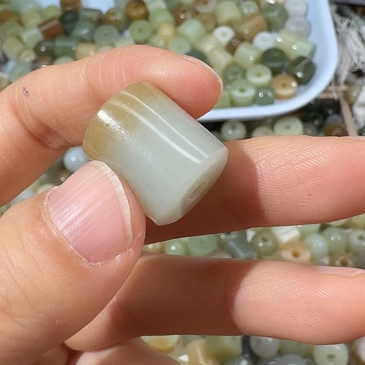 *****和田玉未镶嵌颈饰17.515