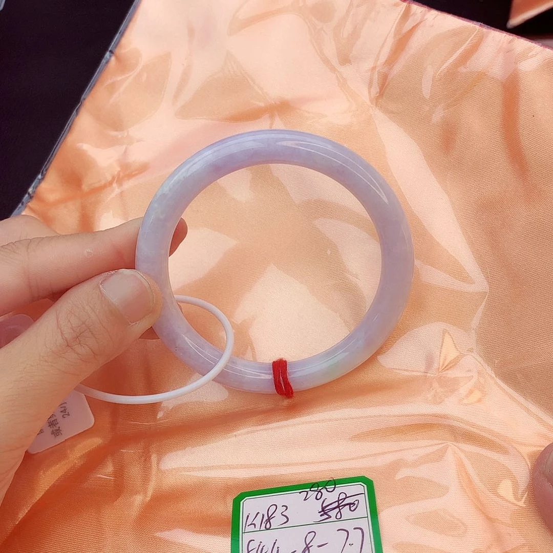 翡翠手镯未镶嵌翡翠