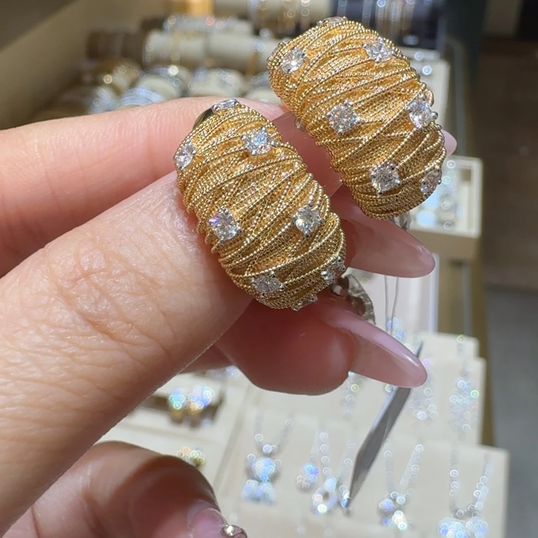 18K金镶嵌耳饰钻石