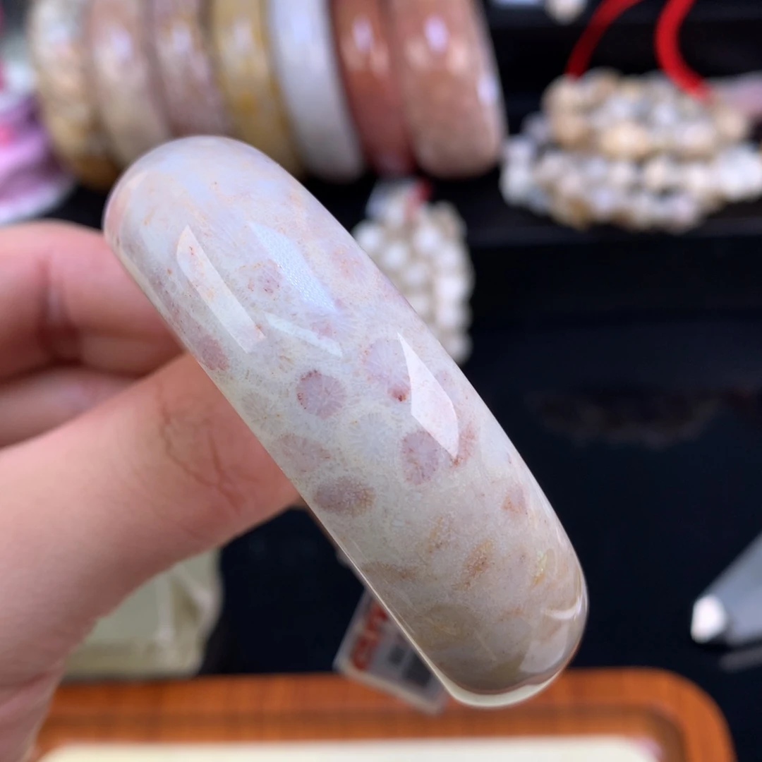 硅化珊瑚（珊瑚玉）未镶嵌颈饰76号草莓花56圈