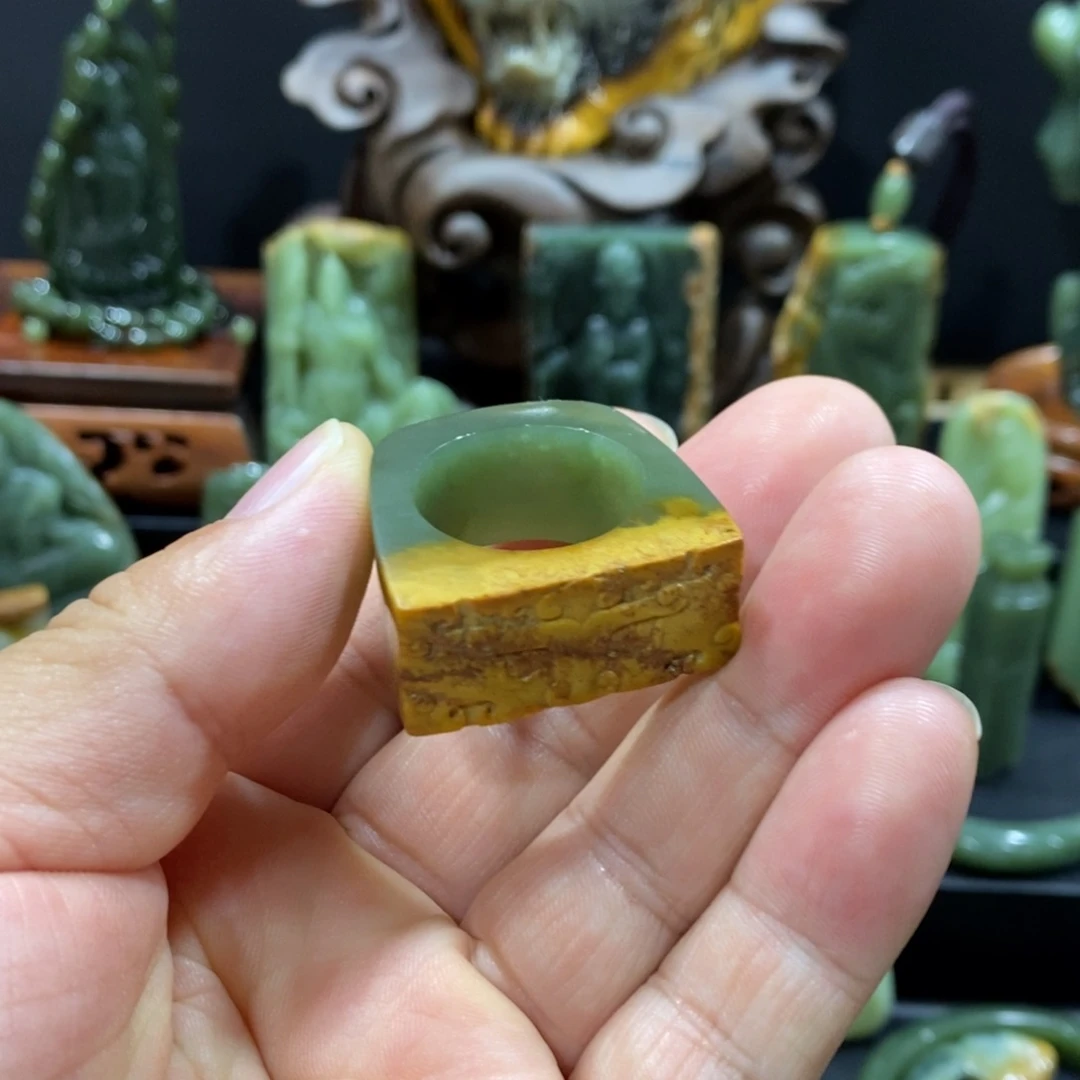 岫岩河磨玉（透闪石质玉）未镶嵌颈饰
