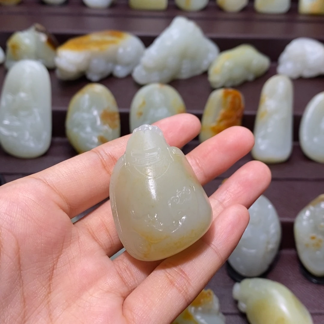 静***流和田玉未镶嵌颈饰