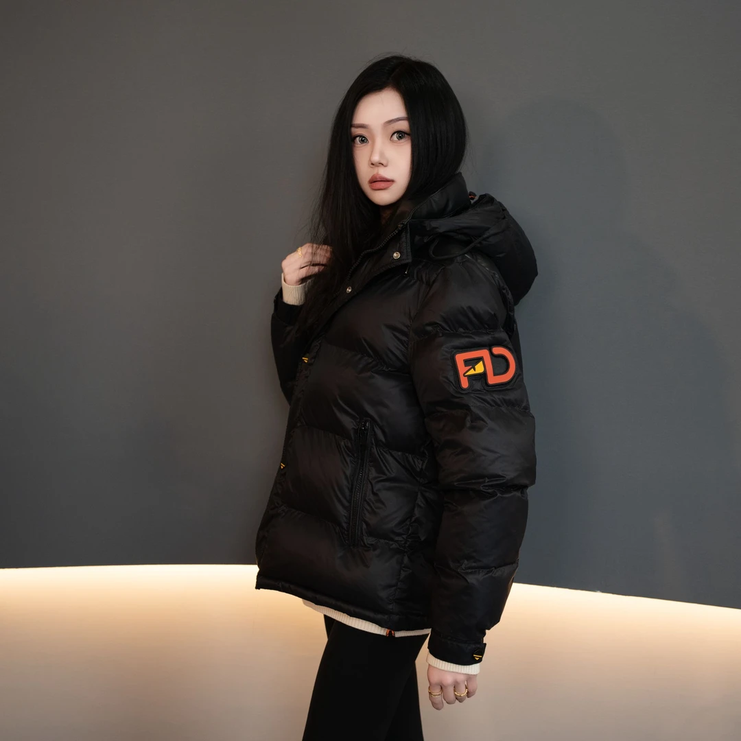 欧货高定设计款压胶袖标加厚男装