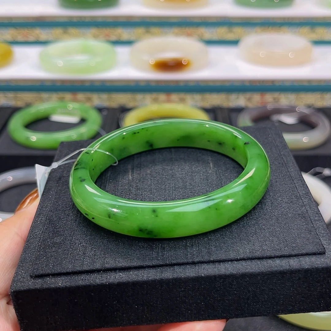 和田玉未镶嵌手镯苹果绿猕猴桃