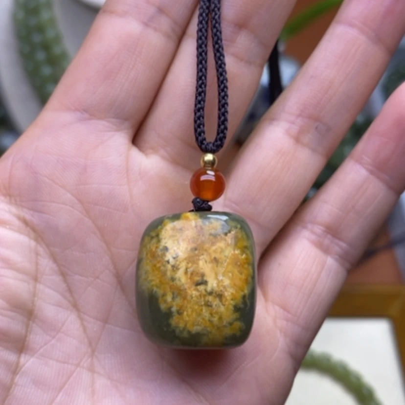 【闪购商品】未镶嵌岫岩河磨玉（透闪石质玉）挂件