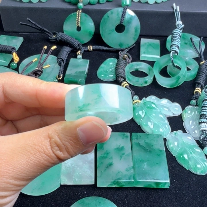 石英岩玉未镶嵌颈饰