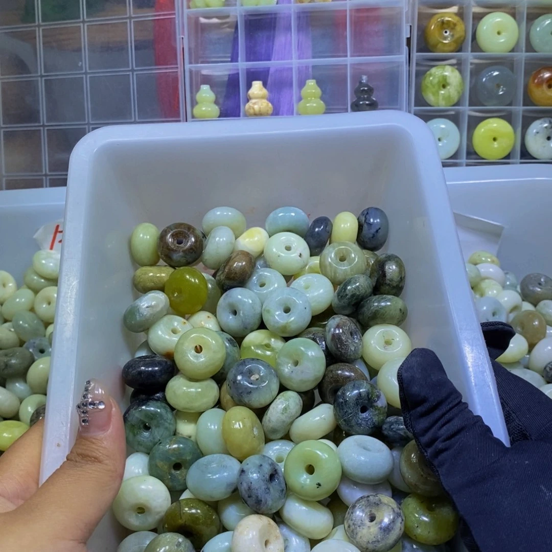 合金蛇纹石玉颈饰44
