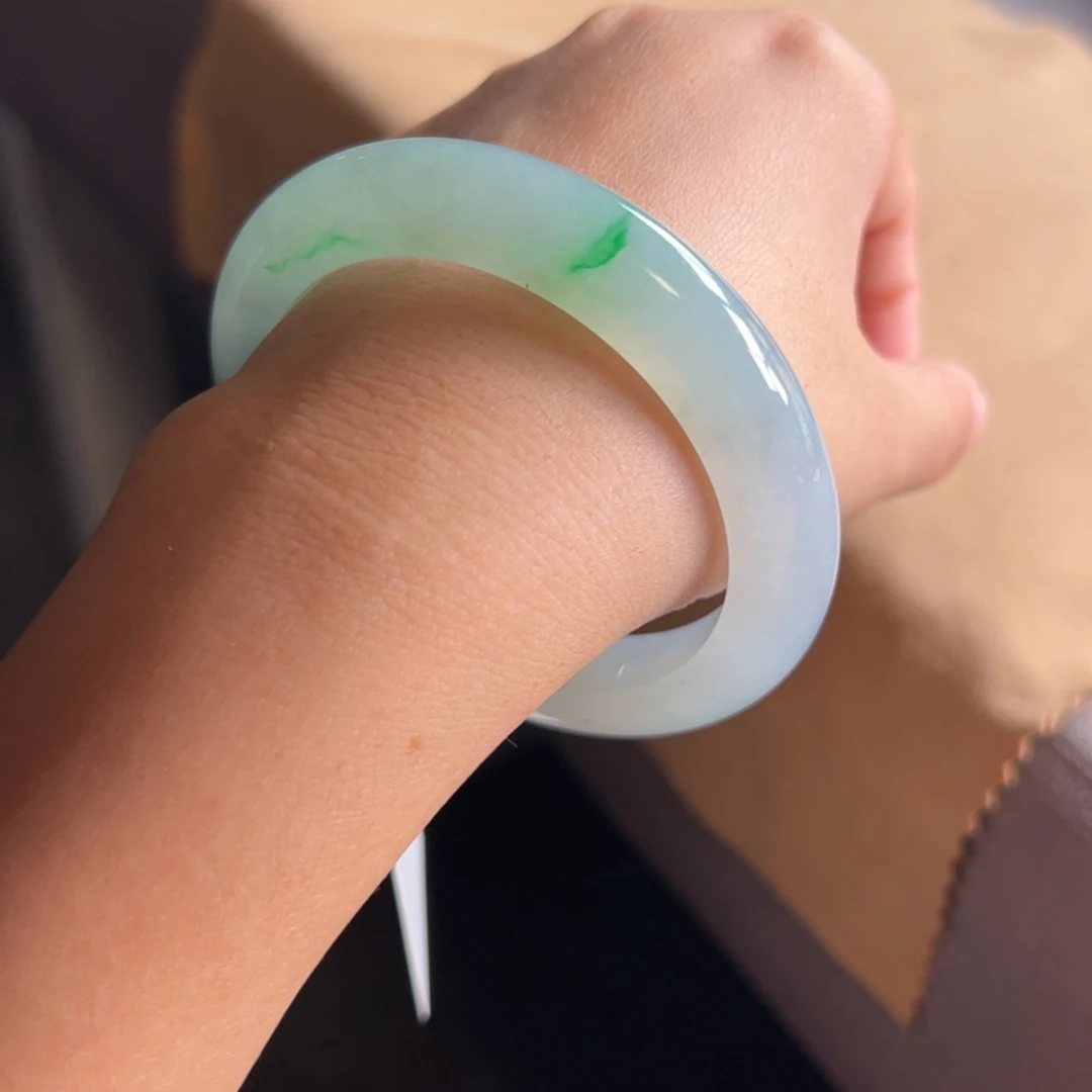 【闪购商品】翡翠手镯未镶嵌飘翠