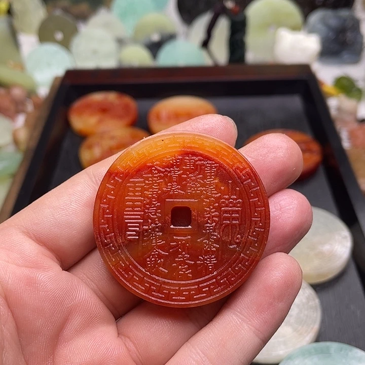 蛇纹石玉挂件合金小*?