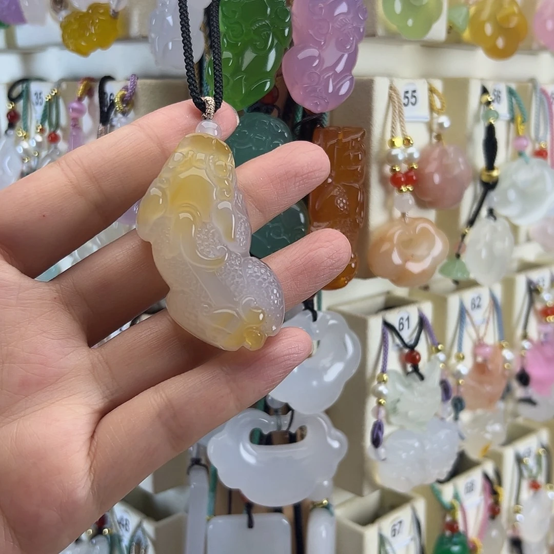 媚***媚玛瑙/玉髓未镶嵌颈饰