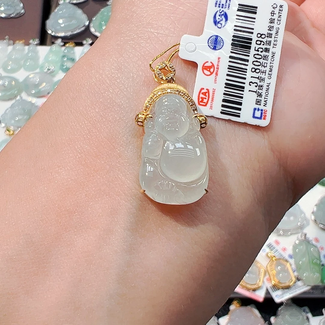 翡翠18K金镶嵌颈饰财神爷