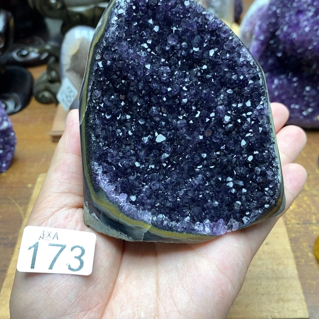 未镶嵌水晶大型摆件（非配饰）