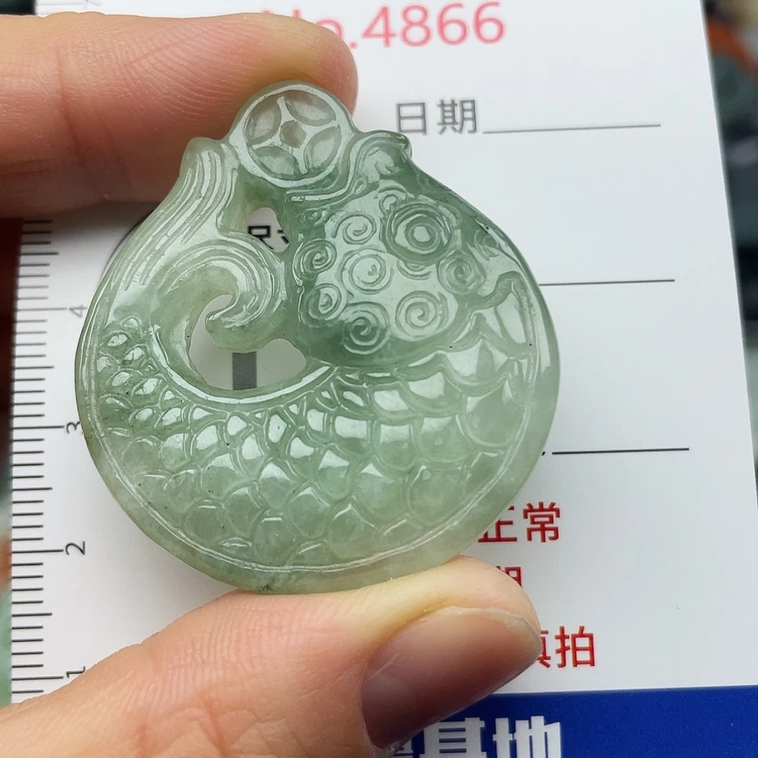 翡翠未镶嵌挂件4866