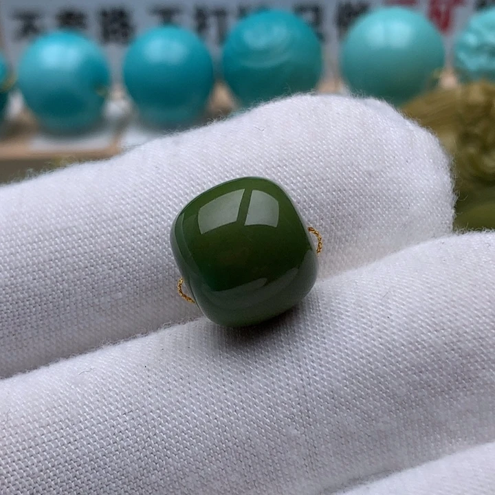 绿松石未镶嵌颈饰