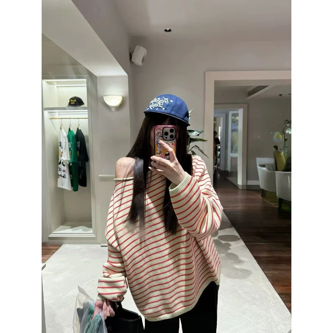 秋冬新款韩系休闲显瘦oversize撞色条纹一字领毛衣  50001