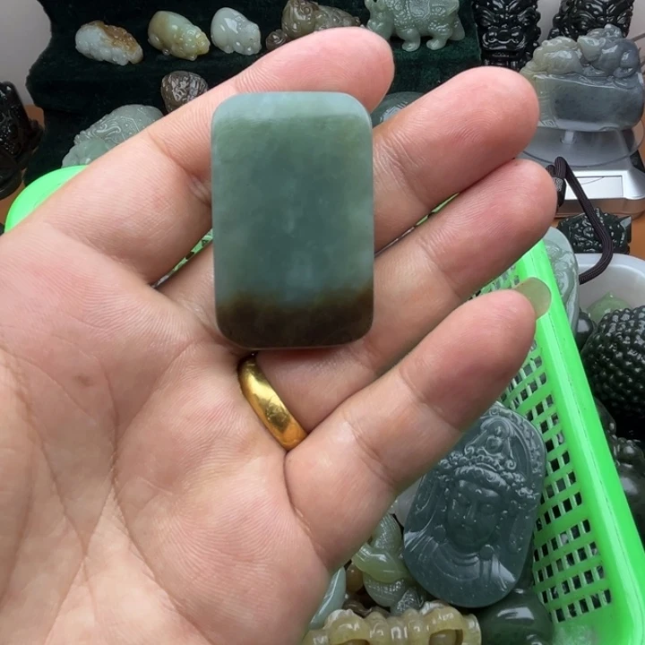 和田玉未镶嵌把件