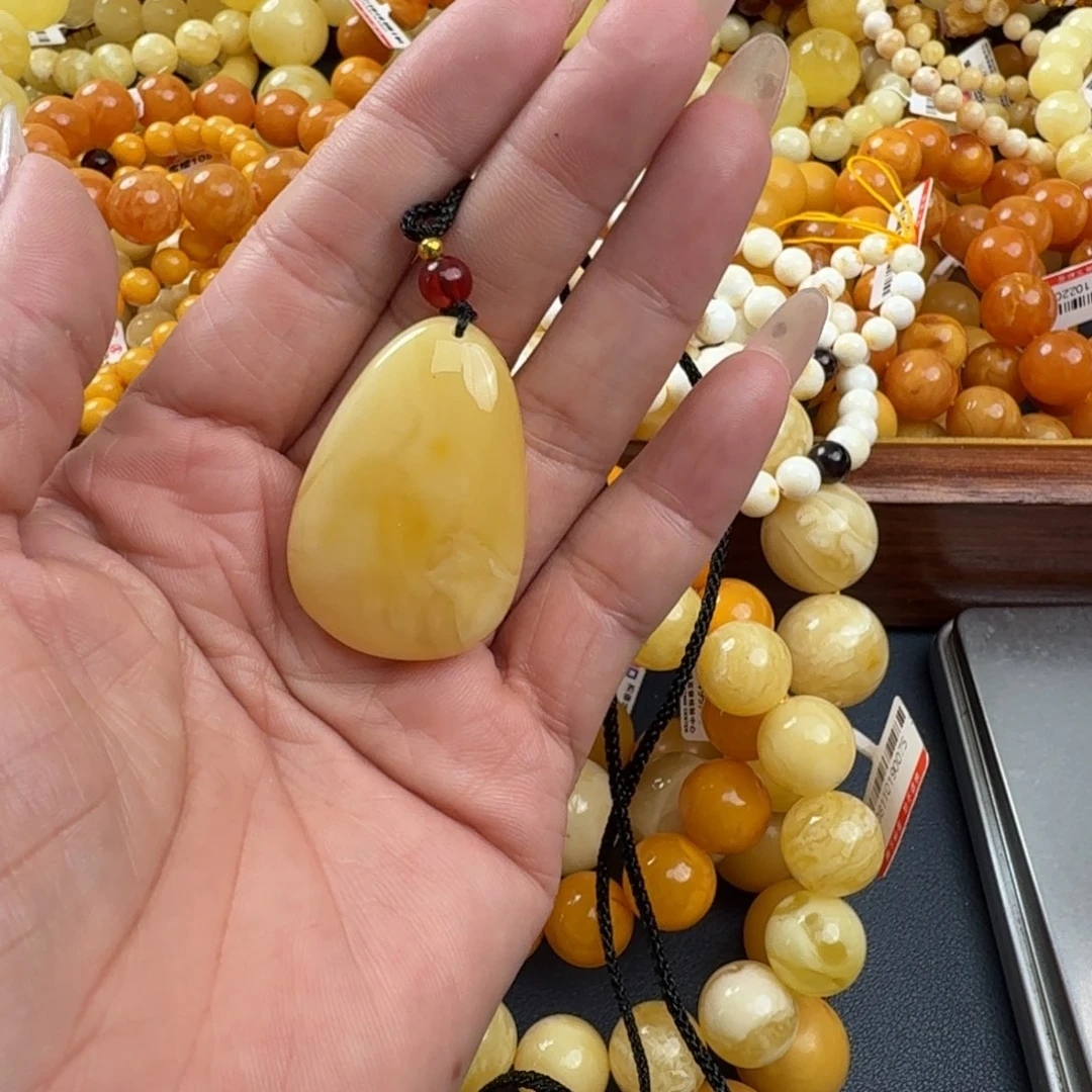 琥珀未镶嵌珠宝奇石